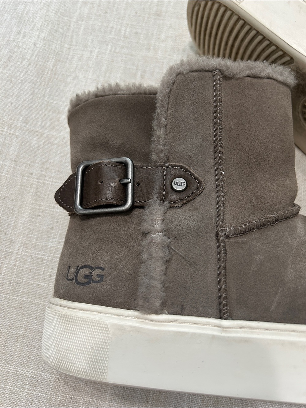 UGG Aika Sneaker Women's Gray Suede Shearling High-Top Boots Side Buckle Size 9 - Picture 12 of 12